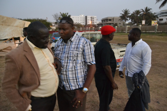 JOUR J - 01 DES CAURIS D'OR: Pape Diouf en sound check, les hôtesse en place pour le bon déroulement de la mise en place. JOUR J - 01 DES CAURIS D'OR: Pape Diouf en sound check, les hôtesse en place pour le bon déroulement de la mise en place.