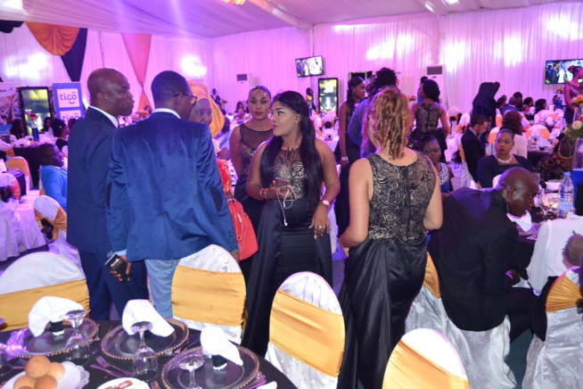 CAURIS D'OR EDITION 2017: Les premières images des invités au chapiteau du King FHAD PLACE. CAURIS D'OR EDITION 2017: Les premières images des invités au chapiteau du King FHAD PLACE.