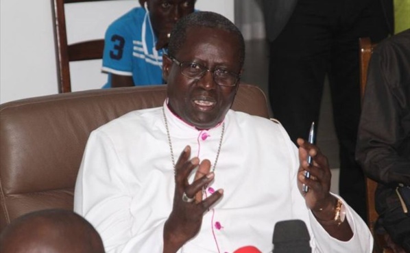 Mgr Benjamin Ndiaye aux hommes politiques: « notre pays ne se fera pas dans la division, ayons des paroles et des attitudes responsables qui peuvent préserver la paix sociale… »