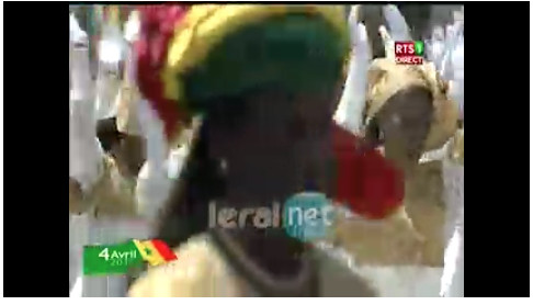 Vidéo- Incroyable Défilé des Majorettes du Lycée John F. Kennedy. Regardez Vidéo- Incroyable Défilé des Majorettes du Lycée John F. Kennedy. Regardez