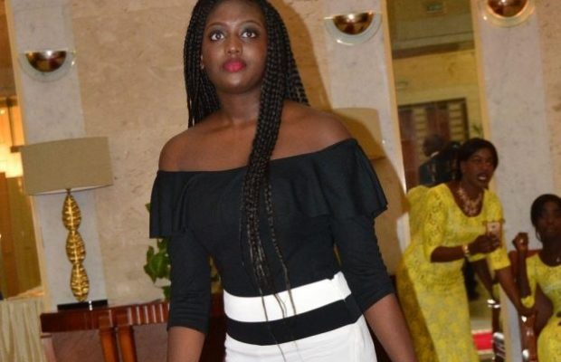 Voici Maman la fille aîné du ministre Aly Ngouille Ndiaye, toute ravissante…