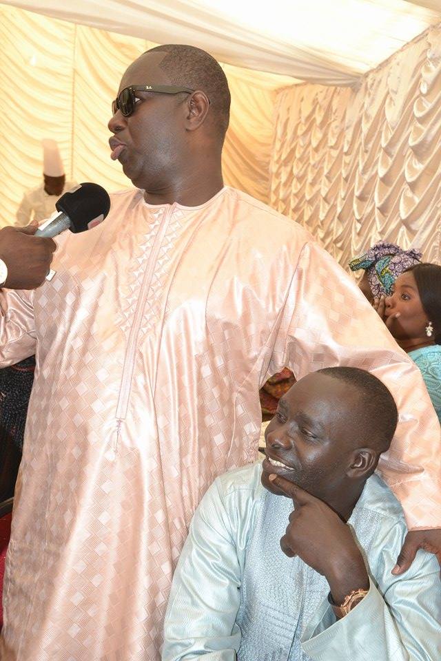 Drapeau Salam Diallo: Les préparatifs chez sa mère à "Niary Tally"avant de rallier le stade Iba Mar Diop Drapeau Salam Diallo: Les préparatifs chez sa mère à "Niary Tally"avant de rallier le stade Iba Mar Diop