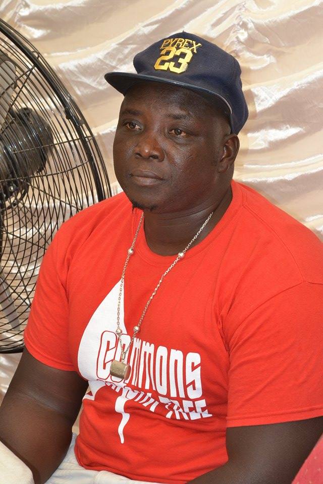 Drapeau Salam Diallo: Les préparatifs chez sa mère à "Niary Tally"avant de rallier le stade Iba Mar Diop Drapeau Salam Diallo: Les préparatifs chez sa mère à "Niary Tally"avant de rallier le stade Iba Mar Diop