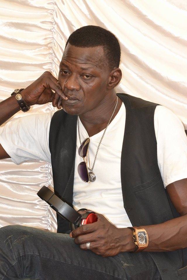 Drapeau Salam Diallo: Les préparatifs chez sa mère à "Niary Tally"avant de rallier le stade Iba Mar Diop Drapeau Salam Diallo: Les préparatifs chez sa mère à "Niary Tally"avant de rallier le stade Iba Mar Diop