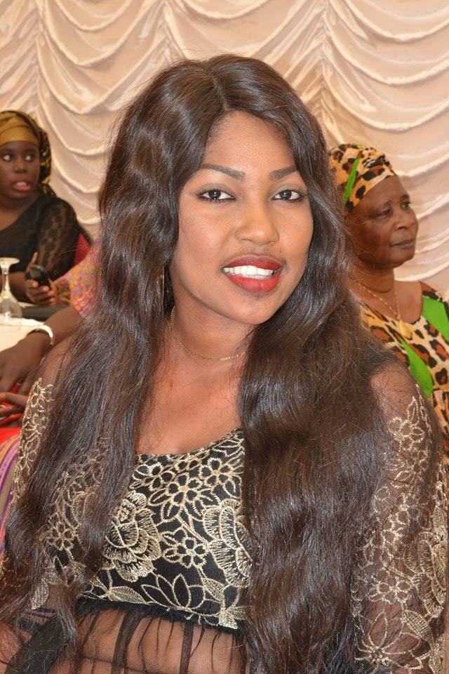 Drapeau Salam Diallo: Les préparatifs chez sa mère à "Niary Tally"avant de rallier le stade Iba Mar Diop Drapeau Salam Diallo: Les préparatifs chez sa mère à "Niary Tally"avant de rallier le stade Iba Mar Diop