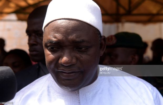 Législatives Gambiennes : Adama Barrow battu dans son bureau de vote Législatives Gambiennes : Adama Barrow battu dans son bureau de vote