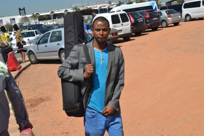 Arrivée de la génération consciente de Pape Diouf à Casablanca pour le "Grand bégué" du 08 avril. Arrivée de la génération consciente de Pape Diouf à Casablanca pour le "Grand bégué" du 08 avril.