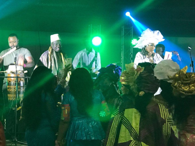 Rakhou Prod: Les deux diva Fatou Ngueweul et Kiné Lam enflamment la nuit des femmes au Palais des Congrés de Montreuil. Rakhou Prod: Les deux diva Fatou Ngueweul et Kiné Lam enflamment la nuit des femmes au Palais des Congrés de Montreuil.