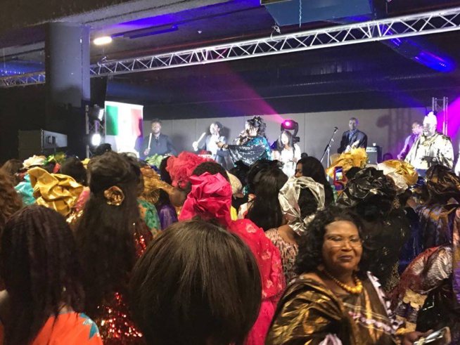 Rakhou Prod: Les deux diva Fatou Ngueweul et Kiné Lam enflamment la nuit des femmes au Palais des Congrés de Montreuil. Rakhou Prod: Les deux diva Fatou Ngueweul et Kiné Lam enflamment la nuit des femmes au Palais des Congrés de Montreuil.