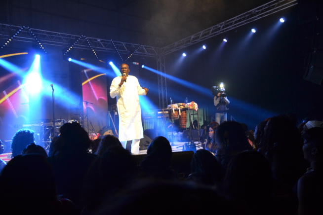 La prestation de l'artiste Abou Aw au grand bégué de Casablanca. La prestation de l'artiste Abou Aw au grand bégué de Casablanca.