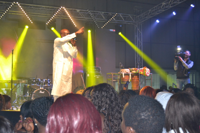 La prestation de l'artiste Abou Aw au grand bégué de Casablanca. La prestation de l'artiste Abou Aw au grand bégué de Casablanca.