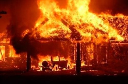 Incendie au marché Zinc de Kaolack: 500 millions partis en fumée Incendie au marché Zinc de Kaolack: 500 millions partis en fumée