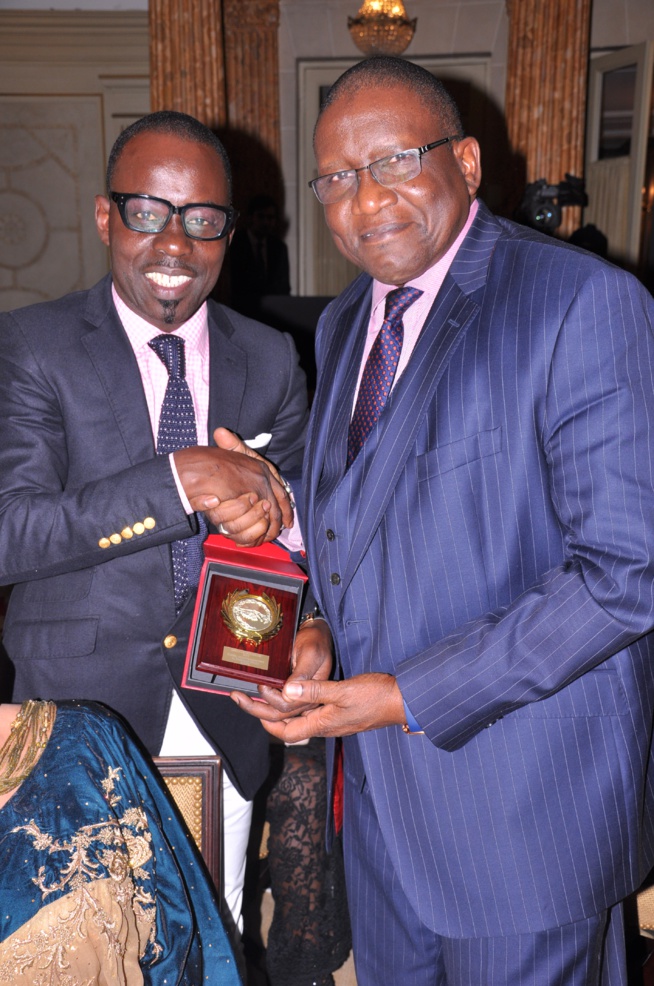 Boubacar Diallo, animateur présentateur, Pape Diouf ex PDT de Marseille, Thierno Ba honorés au Gala Chic et Glamour de Paris. Boubacar Diallo, animateur présentateur, Pape Diouf ex PDT de Marseille, Thierno Ba honorés au Gala Chic et Glamour de Paris.