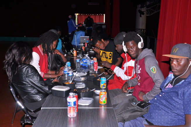 HIP HOP GALSEN à Paris à quelques heures avant le big show de ce dimanche au Dock Haussman. HIP HOP GALSEN à Paris à quelques heures avant le big show de ce dimanche au Dock Haussman.