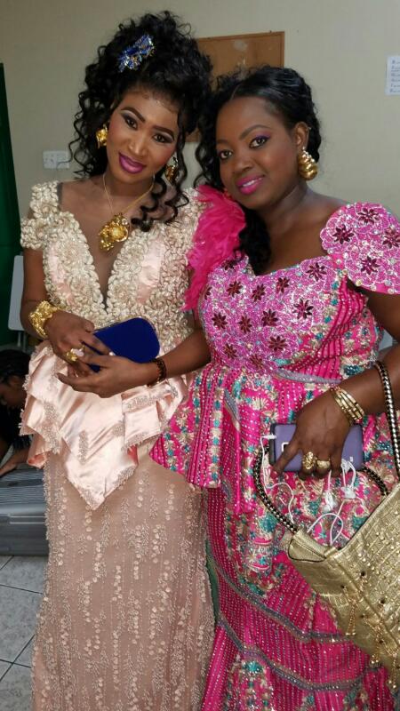 En images du baptéme de Mounass Seck l'épouse de Baye Moumoune Niasse à New York. En images du baptéme de Mounass Seck l'épouse de Baye Moumoune Niasse à New York.