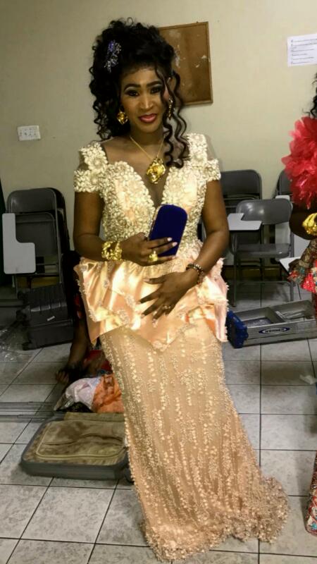 En images du baptéme de Mounass Seck l'épouse de Baye Moumoune Niasse à New York. En images du baptéme de Mounass Seck l'épouse de Baye Moumoune Niasse à New York.