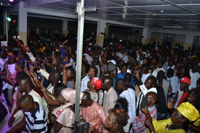 Vivez les moments de la soirée de Pape Diouf à Kaolack. Vivez les moments de la soirée de Pape Diouf à Kaolack.
