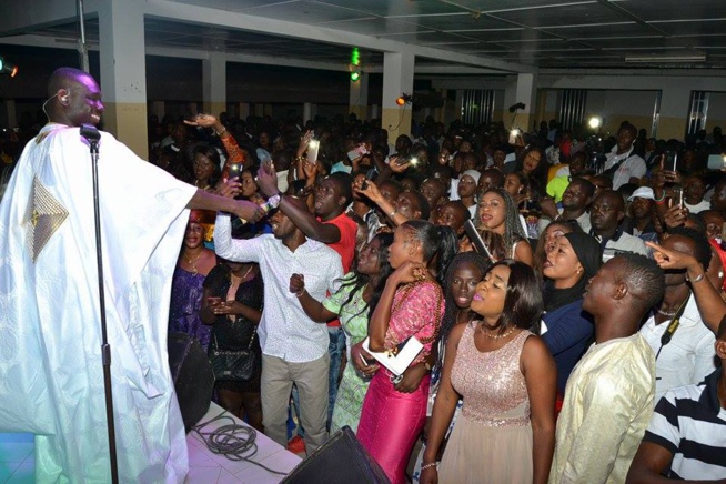 Vivez les moments de la soirée de Pape Diouf à Kaolack. Vivez les moments de la soirée de Pape Diouf à Kaolack.