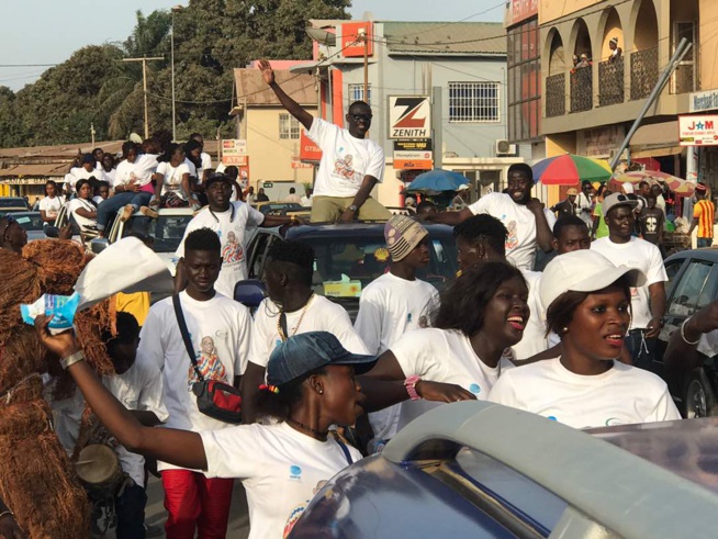 21 22 23 AVRIL, L' accueille de Pape Diouf en Gambie. 21 22 23 AVRIL, L' accueille de Pape Diouf en Gambie.