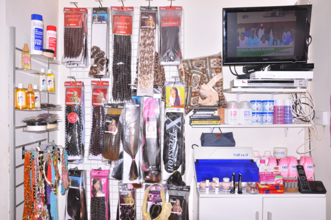 FAMA TRESSE SALON DE BEAUTE TRESSAGE AFRO- ANTILLAIS: Dans le fond de l'anniversaire de Waly Seck au Dock Pullman
