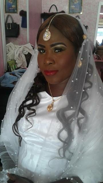 Alimatou sarr journaliste présentatrice de la soxna fm elle s'est pendu aujourd'hui avec lamine sow technicien à la radio Rfm Alimatou sarr journaliste présentatrice de la soxna fm elle s'est pendu aujourd'hui avec lamine sow technicien à la radio Rfm