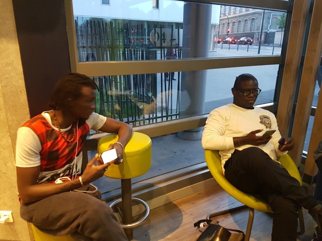 JOUR J Baba Maal au Zenith de Paris, l'arrivé des musiciens et du staff. REGARDEZ