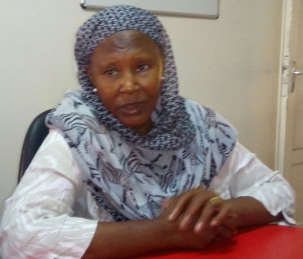 Fatoumata Jallow Tambajang, vice-présidente de la Gambie: "Jammeh n'a laissé que 30 millions de dalasis à la Banque centrale" Fatoumata Jallow Tambajang, vice-présidente de la Gambie: "Jammeh n'a laissé que 30 millions de dalasis à la Banque centrale"