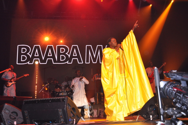 Le roi du "YELA", Baba Maal met le paquet et draine du monde au Zenith de Paris.