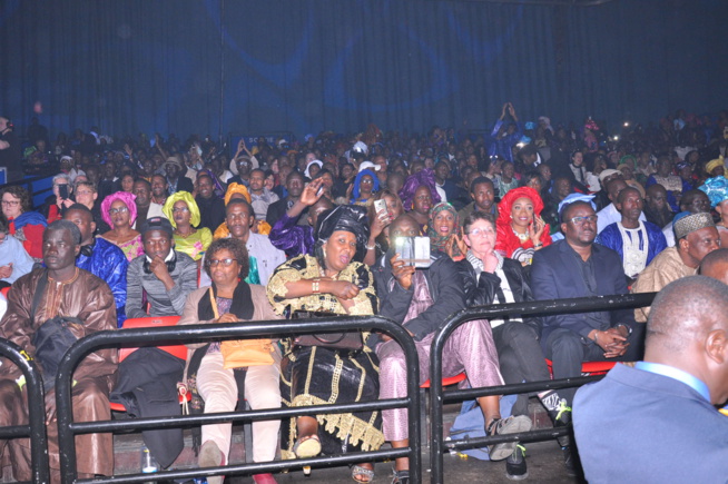 Le roi du "YELA", Baba Maal met le paquet et draine du monde au Zenith de Paris.