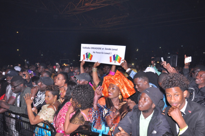 Le roi du "YELA", Baba Maal met le paquet et draine du monde au Zenith de Paris.