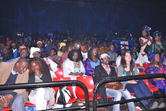 Le roi du "YELA", Baba Maal met le paquet et draine du monde au Zenith de Paris.