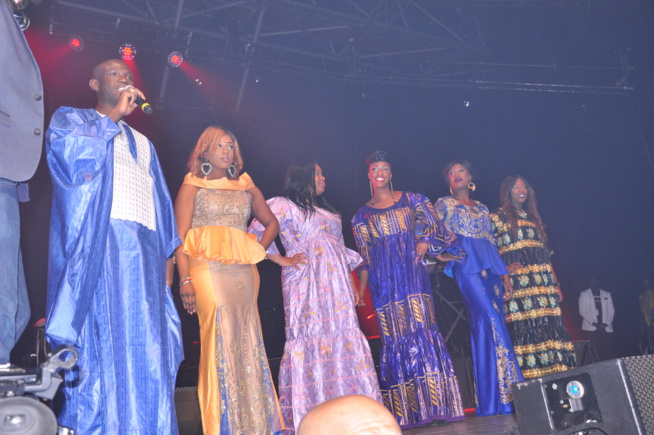 Le roi du "YELA", Baba Maal met le paquet et draine du monde au Zenith de Paris.