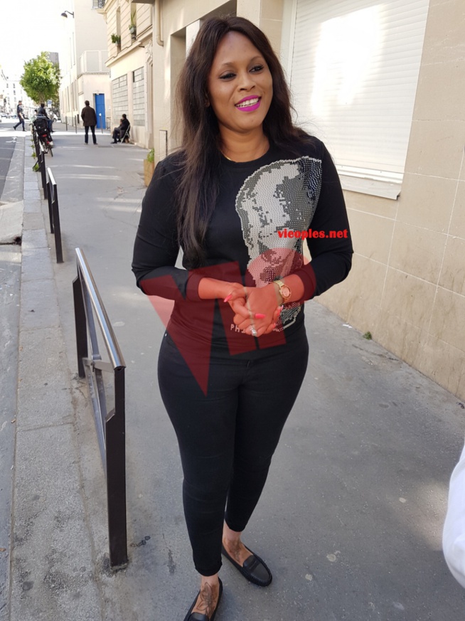 Alice de la serie "WIRI WIRI" dans les rues de Paris pour le tournage de ramadan à Paris