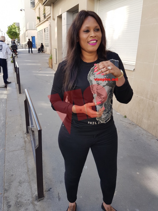 Alice de la serie "WIRI WIRI" dans les rues de Paris pour le tournage de ramadan à Paris