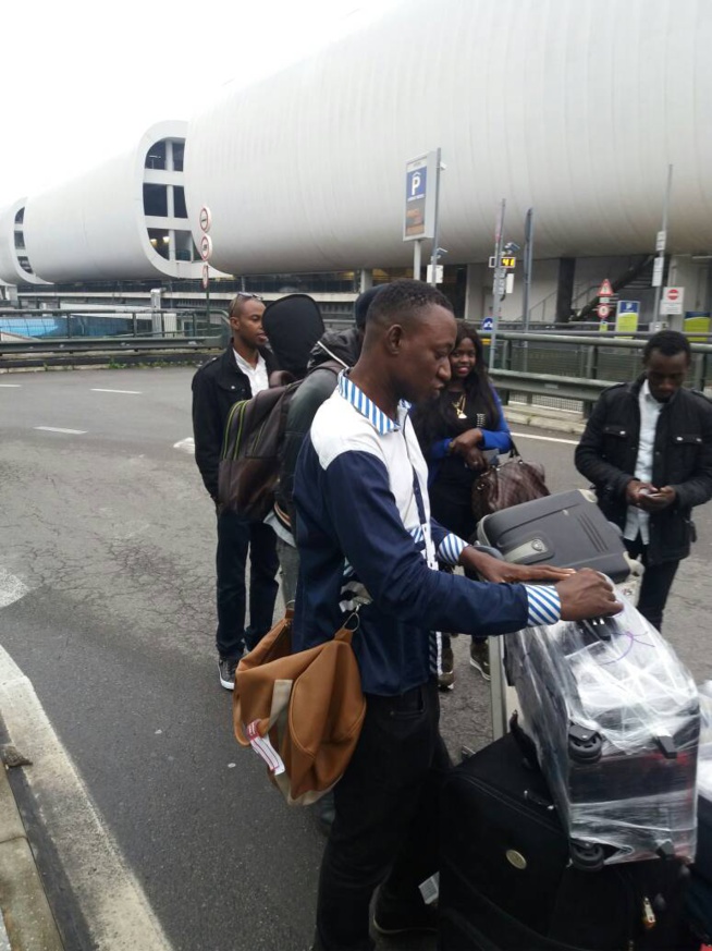 En images, l'arrivé des musiciens de la génération consciente de Pape Diouf pour le 20 mai au Dock Eiffel de Paris