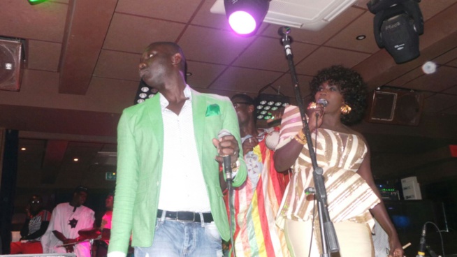 Le show de Pape Diouf et la génération consciente à Genova avant le 20 Mai au Dock Eiffel de Paris. En images.