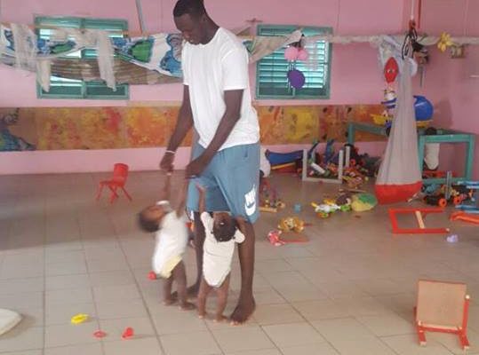 Gorgui offre deux tonnes de riz vitaminé aux bébés de la pouponnière de Mbour