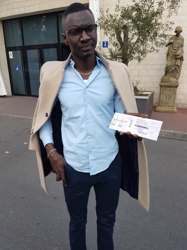 JOUR J -05 Pape Diouf au Dock Eiffel pour la nuit de la diaspora, reservez vos billet chez Baye Fall café Touba 45 rue Doudeauville, Resto Khelcome chez Kissma, Senegal Beauté chez Pape samb Boulevard Chateau d'Eau.