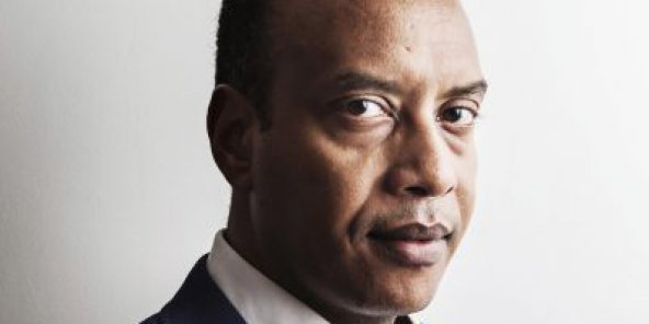 France : Alexandre Aidara, l’énarque sénégalais qui tracte pour Emmanuel Macron France : Alexandre Aidara, l’énarque sénégalais qui tracte pour Emmanuel Macron