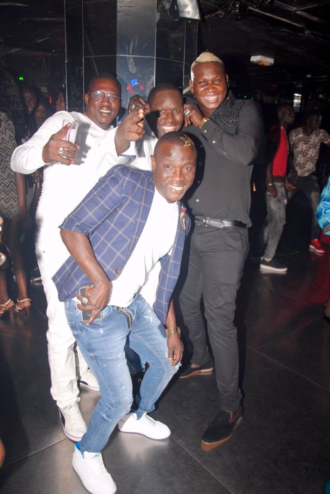 Alex Thiam le nouveau épicurien Parisien toujours en compagnie de ses demoiselles au Titan; Alex Thiam le nouveau épicurien Parisien toujours en compagnie de ses demoiselles au Titan;