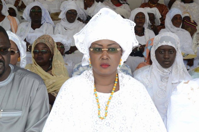 Journée de solidarité aux nécessiteux par le mouvement "Goungué Macky S'allier" du ministre Maimouna Ndoye Seck Journée de solidarité aux nécessiteux par le mouvement "Goungué Macky S'allier" du ministre Maimouna Ndoye Seck