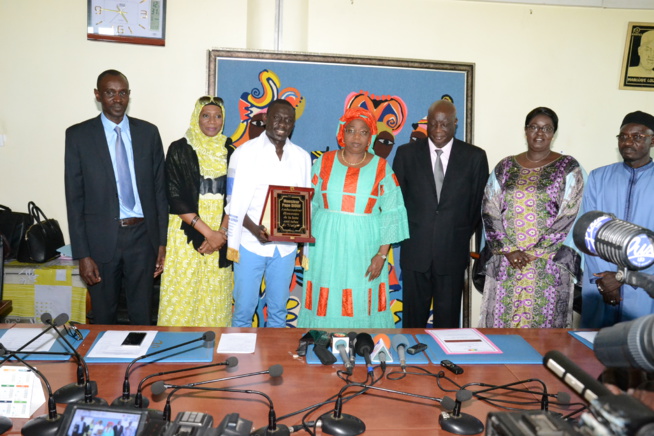 JOURNÉE MONDIALE DU TABAC: Pape Diouf ambassadeur de la lutte contre le tabac par le ministère de la santé JOURNÉE MONDIALE DU TABAC: Pape Diouf ambassadeur de la lutte contre le tabac par le ministère de la santé
