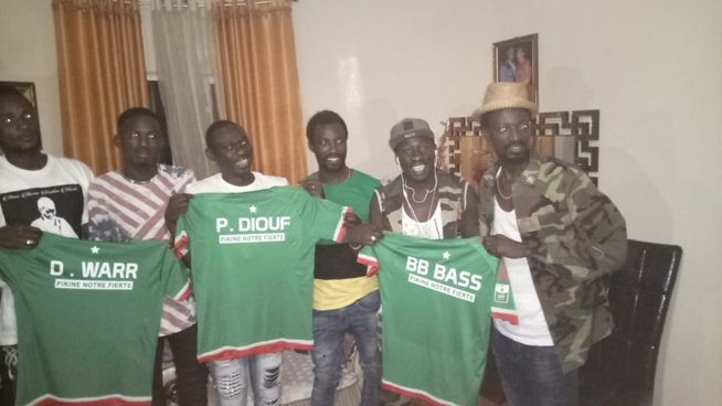 IMAGES+ VIDEO: Pape Diouf à la rencontre de l'AS Pikine pour leur soutenir. IMAGES+ VIDEO: Pape Diouf à la rencontre de l'AS Pikine pour leur soutenir.