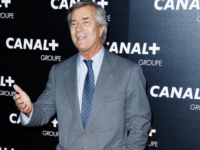 "Il a fait une bêtise" : Vincent Bolloré tape sur les doigts de Cyril Hanouna "Il a fait une bêtise" : Vincent Bolloré tape sur les doigts de Cyril Hanouna