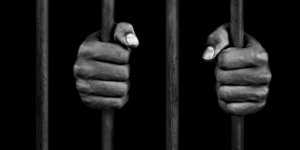 Escroquerie et charlatanisme: Le jeune Guinéen utilisait des versets du Coran pour hypnotiser ses victimes Escroquerie et charlatanisme: Le jeune Guinéen utilisait des versets du Coran pour hypnotiser ses victimes
