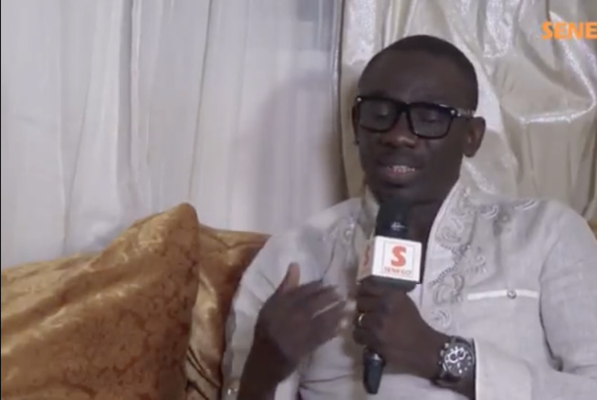 Le chanteur Pape Diouf déplore la caricature de l'image du président de la république et demande la clémence de SEM Le Président Macky Sall de pardonner Ouleye Mané et Cie en ce mois bénit du ramadan. Le chanteur Pape Diouf déplore la caricature de l'image du président de la république et demande la clémence de SEM Le Président Macky Sall de pardonner Ouleye Mané et Cie en ce mois bénit du ramadan.