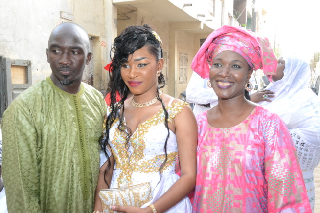 MARIAGE: Le reporter photographe de Senego, El Malick Seck a donné sa fille en mariage ce dimanche. MARIAGE: Le reporter photographe de Senego, El Malick Seck a donné sa fille en mariage ce dimanche.