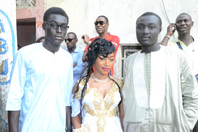 MARIAGE: Le reporter photographe de Senego, El Malick Seck a donné sa fille en mariage ce dimanche. MARIAGE: Le reporter photographe de Senego, El Malick Seck a donné sa fille en mariage ce dimanche.