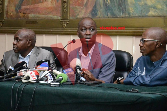 Les 100 jours de Khalifa Sall en prison : La mairie de Dakar transformée en mur de lamentations par ses inconditionnels pour exiger sa libération Les 100 jours de Khalifa Sall en prison : La mairie de Dakar transformée en mur de lamentations par ses inconditionnels pour exiger sa libération