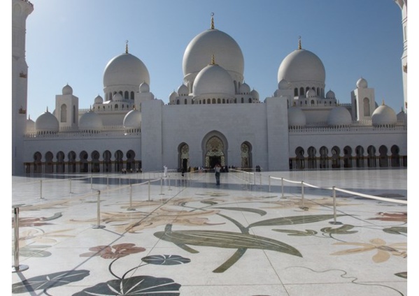 Émirats Arabes Unis: Une mosquée d’Abou Dhabi prend le nom de « Marie, mère de Jésus » Émirats Arabes Unis: Une mosquée d’Abou Dhabi prend le nom de « Marie, mère de Jésus »